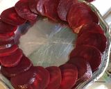 Une image de l'étape 3 de Salade de betteraves rouges et tomates au fromage frais.