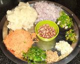 भरवां शिमला मिर्च(Bharwa shimla mirch recipe in Hiindi) रेसिपी चरण 1 फोटो