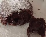 Foto del passaggio 5 della ricetta Tortini di cioccolato dal cuore caldo 😋