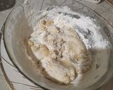 صورة لخطوة 3 من وصفة بيتزا ميكست بصلصتين