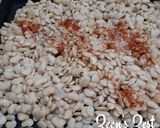 A picture of step 2 of Oven Roasted White Baby Lima Beans.