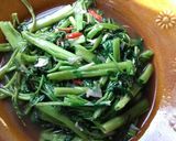 Foto langkah ke 3 dari resep Tumis Kangkung 20 Detik.