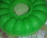 Foto langkah ke 5 dari resep Bolu kukus pandan tanpa mixer.