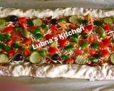 Stuffed Crust Veg Pizza: recipe step 5 photo