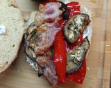 Mexikói tortaszendvics sült babbal zöldségekkel, baconnel recept fázis 6 fotója