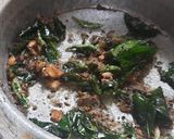 A picture of step 4 of Dahi kadi.