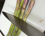 Foto del paso 1 de la receta: Rape a la plancha con guarnición de espárragos salteados y tomate cherry