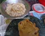 A picture of step 2 of Sattu paratha.