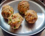 A picture of step 5 of Banana flower vadai.