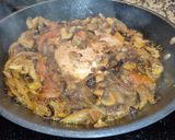 Foto del paso 10 de la receta: Emperador con cebolla caramelizada, champiñones rodajas de tomate con un toque de vino blanco