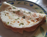 Foto del paso 4 de la receta: Tortilla de claras con hierbas frescas rellena de pavo
