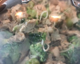Foto del paso 4 de la receta: Pechugas de pollo con brócoli y brotes de soya cremoso. #menosde15