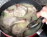Foto del paso 7 de la receta: Chuletas de cerdo encebolladas
