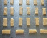 Foto langkah ke 4 dari resep Kastengel Keju.