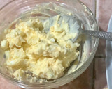 Foto del paso 2 de la receta: Sándwich de ensalada de huevo