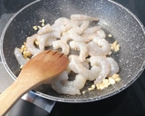 Foto del paso 1 de la receta: Espaguetis con gambas al ajillo