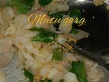 बची पूरी के दही भल्ले तड़के के साथ (bachi hui puri ke dahi bhalle recipe in Hindi)