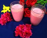 A picture of step 3 of Rose Lassi.