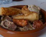 A picture of step 2 of Cocido Madrileño and Maragato.