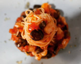 Foto del paso 7 de la receta: Espaguetis a la puttanesca con bacalao