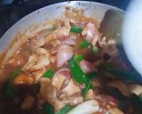 A picture of step 4 of SWEET CHILLI CHICKEN STIR-FRY With REDHOT FRIED RICE.