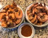Hình bước làm 2 của món Tôm 2 món: Old Bay & seasoning