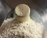 Foto del passaggio 3 della ricetta Pane con noci, uvetta e fichi