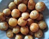 Foto langkah ke 4 dari resep Cimol mozarella anti meledak.