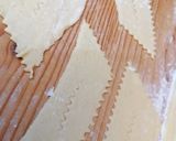 Foto del passaggio 5 della ricetta Chiacchiere di carnevale