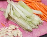 Foto langkah ke 1 dari resep Tumis Labu Siam Wortel.