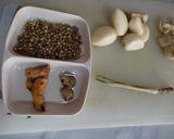 Foto langkah ke 1 dari resep Ayam Goreng Kremes.