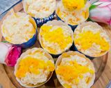 Hình bước làm 3 của món Bánh cupcake bông lan trứng muối phô mai chà bông sốt dầu trứng