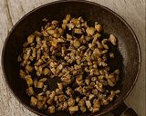 Foto del passaggio 2 della ricetta Crostoni alla boscaiola