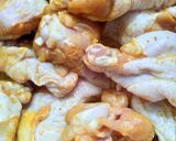 Gambar langkah 1 resipi Kepak Ayam Goreng Kunyit.