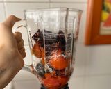 Foto del paso 3 de la receta: Salsa asada (chile guajillo y jitomates)