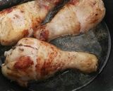 Foto del paso 4 de la receta Muslitos de pollo con tomate y albahaca