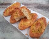 Foto langkah ke 4 dari resep Garlic Baguette.
