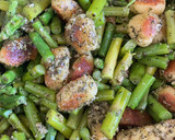 Foto del paso 7 de la receta: Ñoquis con pesto y espárragos acompañados por albondigas rellenas - keto