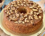 Foto del passaggio 8 della ricetta Ciambellone di Mele con Banana e Noci