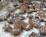 Foto del paso 4 de la receta: Galletitas navideñas de jengibre y chocolate