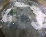 Gambar langkah 4 resipi Sup Pecah Telur dengan Wakame.