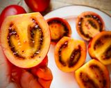 Hình bước làm 3 của món Cà Chua Thân Gỗ Rắc Muối Tôm