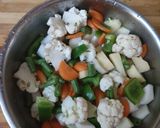 A picture of step 1 of Mix Vegetable dry sabzi.