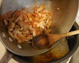 A picture of step 9 of Japanese Style Mixed Rice (鶏肉とキノコの炊き込みご飯).