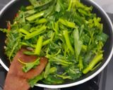 Foto langkah ke 4 dari resep Tumis Kangkung kampung.