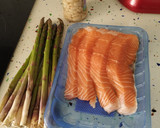 Foto del paso 2 de la receta: Salmón a la plancha con trigueros y guarnición de alubia blanca