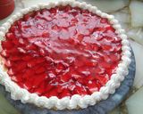 Foto del paso 9 de la receta: Tarta de frutillas y chantilly con espejo de frambuesas