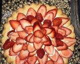 Foto del paso 3 de la receta: Tarta de frutillas con crema