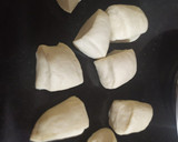 A picture of step 5 of Leopard print Bread.