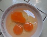 รูปขั้นตอนการทำที่ 3 ของ ยำไข่เจียวหมูสับน้ำพริกเผา